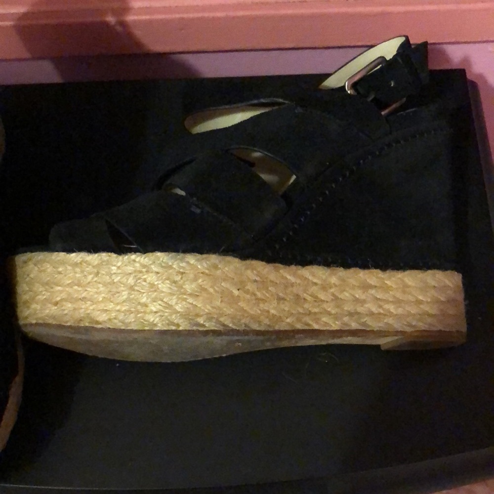 MK Sandals - Picture 2 of 4